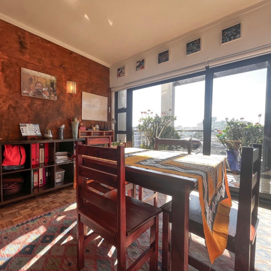 1 Bedroom Property for Sale in Sea Point Western Cape